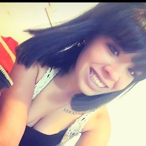 Meet your Posher, Desiree